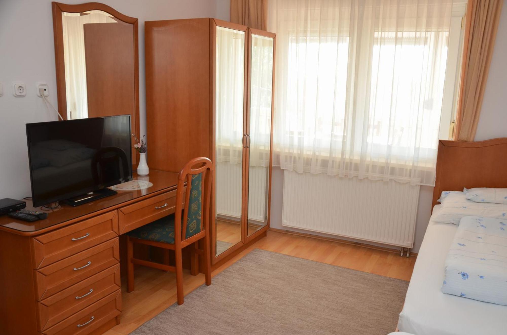 Panorama Apartmanhaz Шарвар Екстер'єр фото