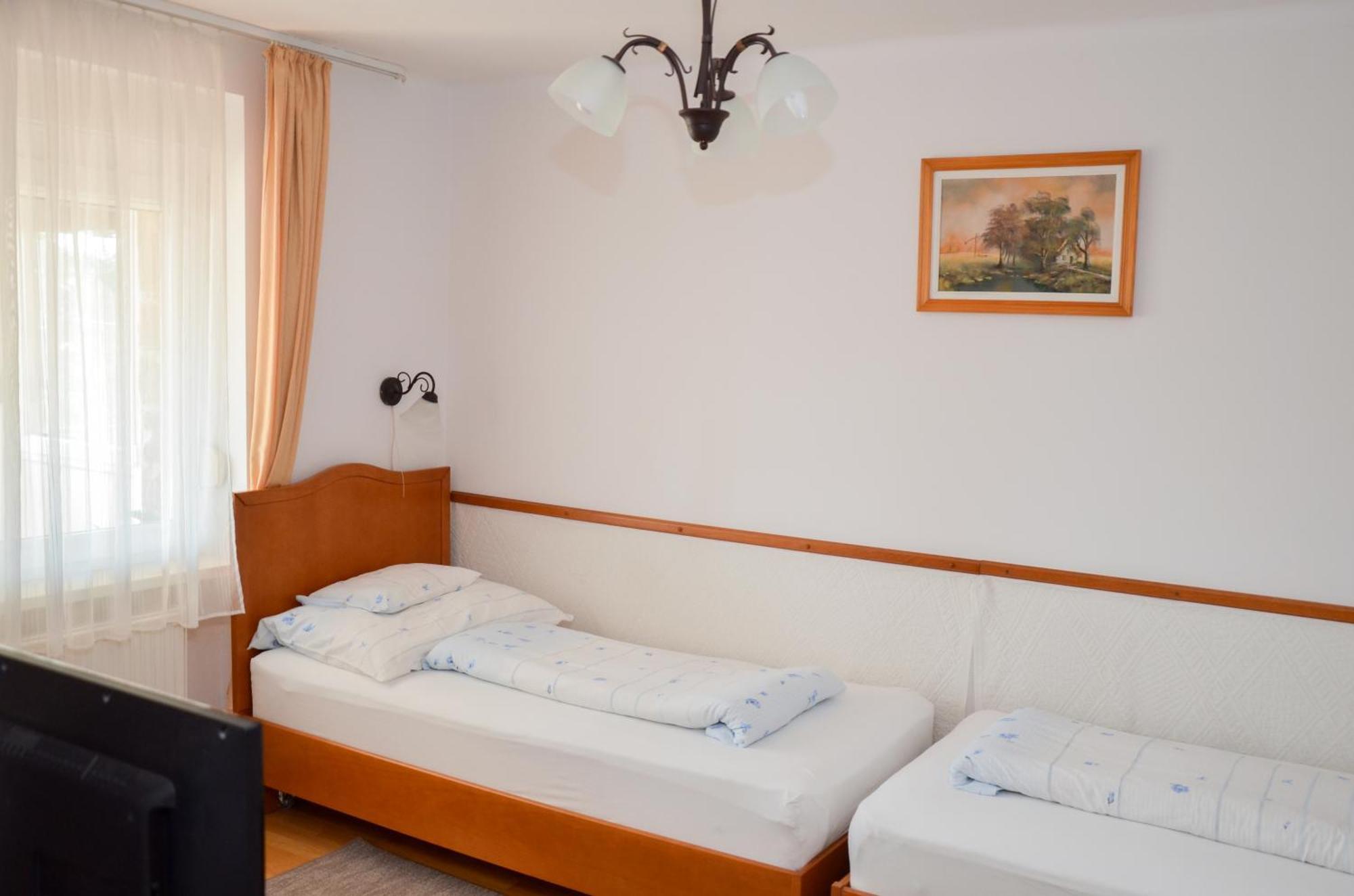 Panorama Apartmanhaz Шарвар Екстер'єр фото
